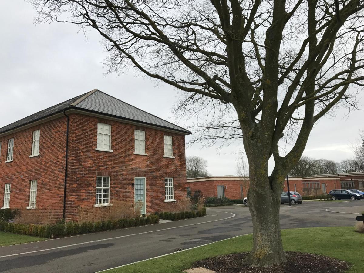The Officers' Mess - The Garden Quarter Villa Bicester Luaran gambar